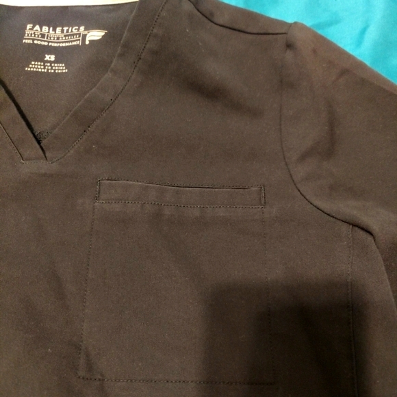 Fabletics Scrub Top - Picture 3 of 5